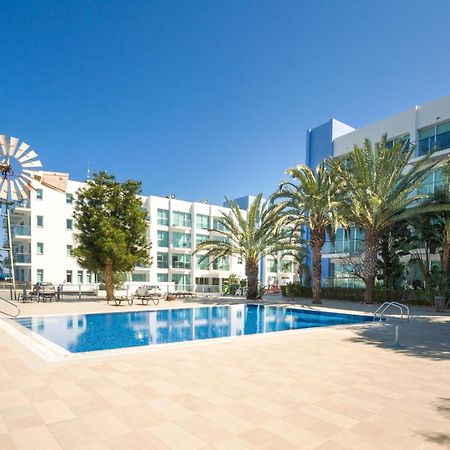 Lucile - Coralli Beachfront Apartment Paralimni Eksteriør billede