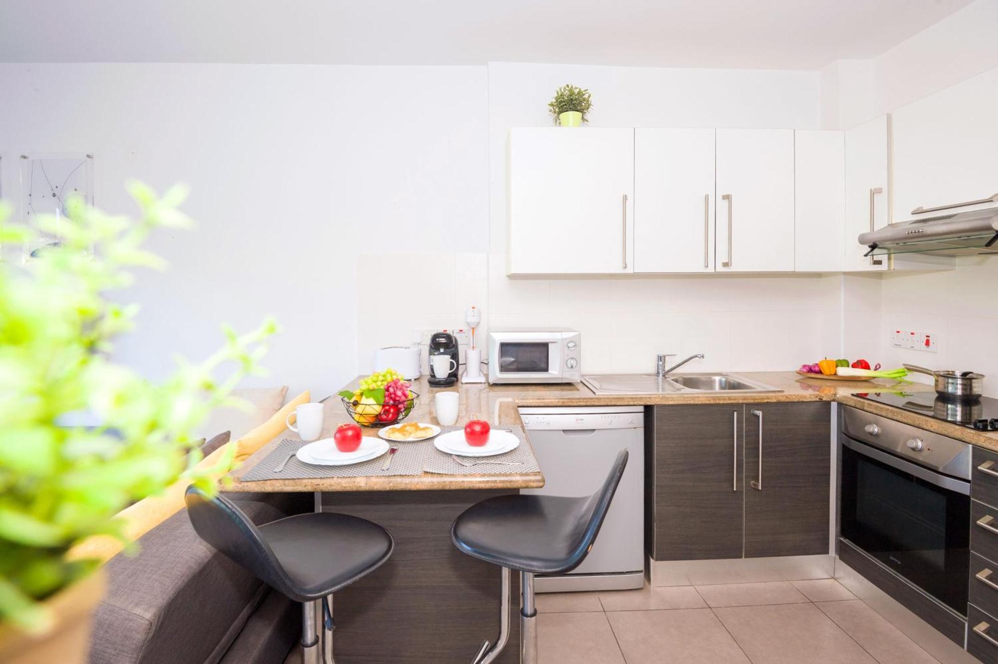 Lucile - Coralli Beachfront Apartment Paralimni Eksteriør billede
